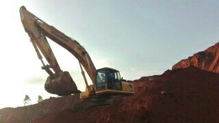 南寧市鐵軍工程機(jī)械租賃